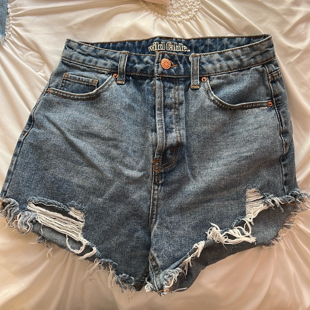 Wild Fable denim high rise shorts - Size 4 - Great condition!